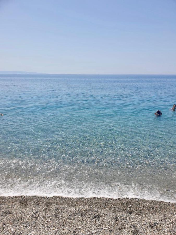 Vila Vista Mare Su Tre Piani Con Giardino Falerna Exteriér fotografie