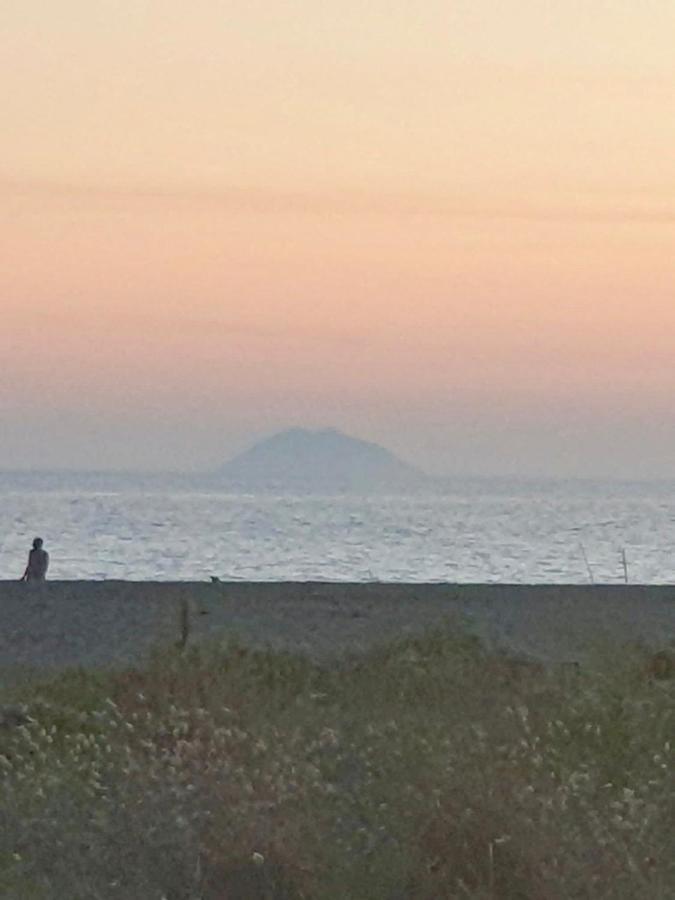 Vila Vista Mare Su Tre Piani Con Giardino Falerna Exteriér fotografie